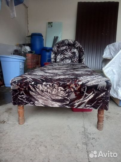 Банкетка (диванчик)