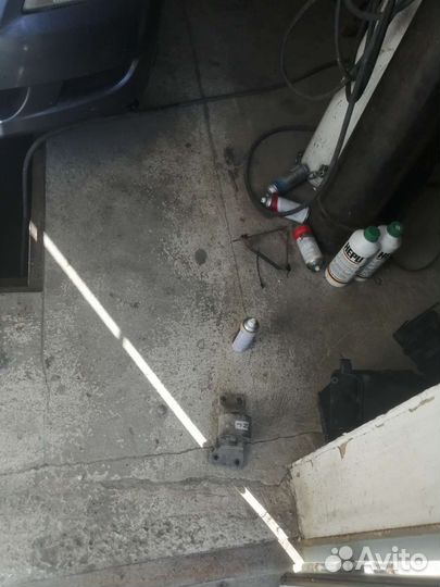 Подушка (опора) кпп на лансер 9