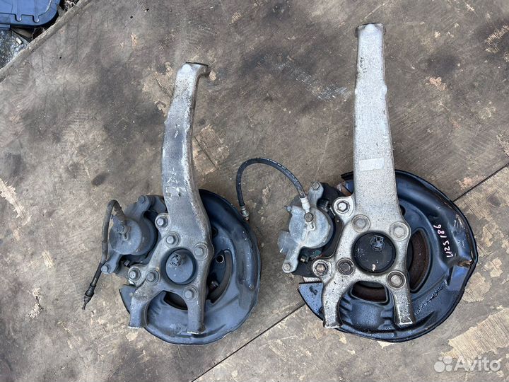 Кулак поворотный Цапфа левая правая Lexus GS3