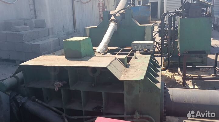 Пресс пакетировочный для металлолома Y81-250B