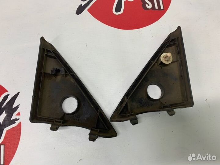 Уголок двери Toyota Carina E AT190L 4AFE 1994