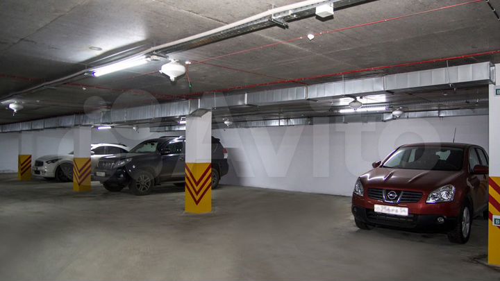 Машиноместо, 30 м²