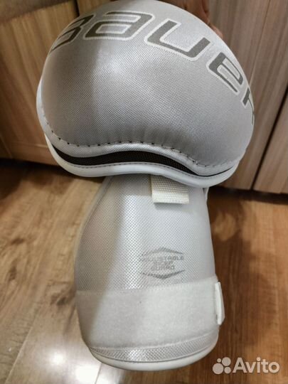 Нагрудник хоккейный bauer