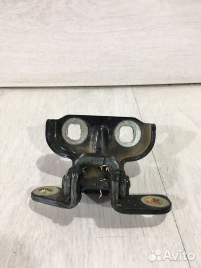 Петля двери chevrolet cruze 1.8 мт седан