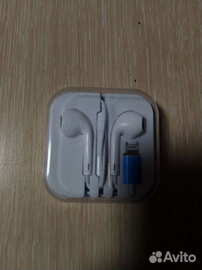 Наушники с микрофоном