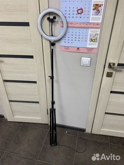 Кольцевая лампа со штативом