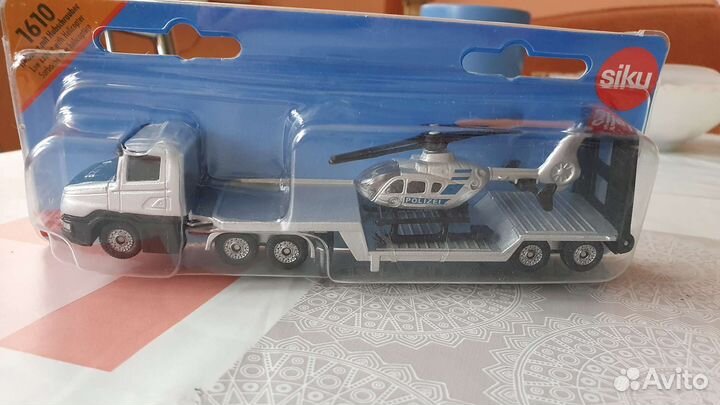 Новый набор машин Siku тягач с вертолетом