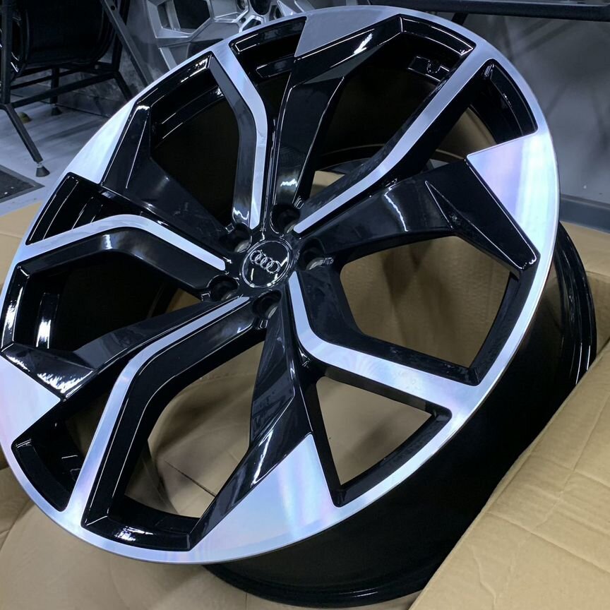 Литые диски Audi 10×R22 5×112