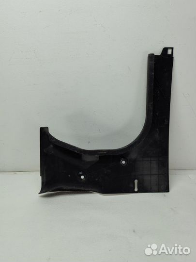 Обшивка багажника задняя правая Mitsubishi Carisma