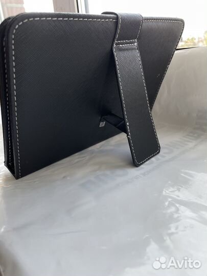 Чехол для планшета (10 дюймов) с клавиатурой