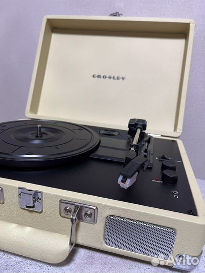 Проигрыватель виниловых пластинок