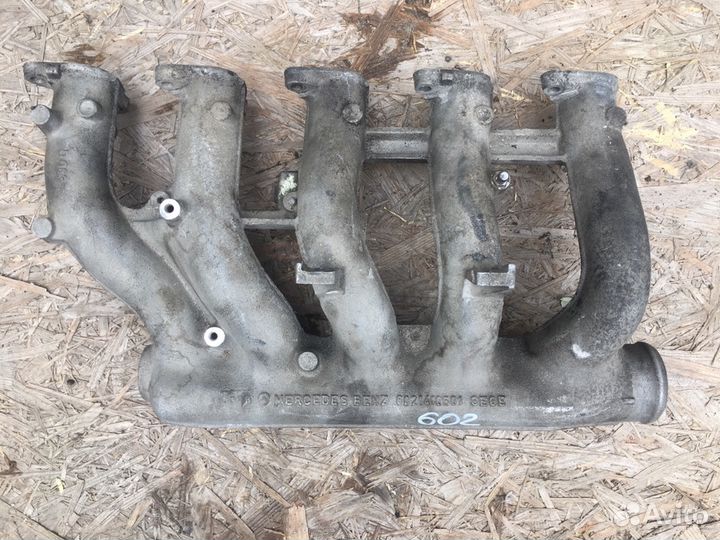 Впускной коллектор Mercedes Ом602