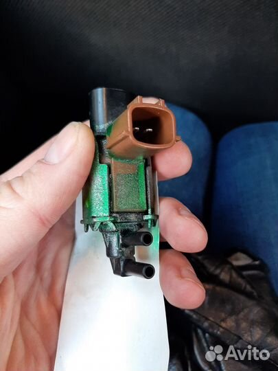 Клапан вакуумный K5T46597