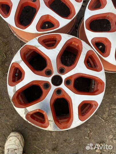 Литой диск Renault Kaptur R17