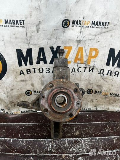 Кулак поворотный передний левый Peugeot 308