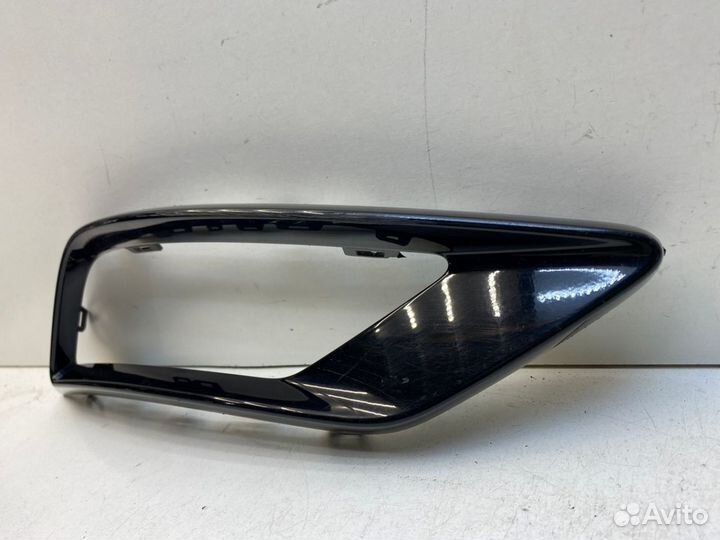 Накладка заднего бампера левая Audi Q8 2018+