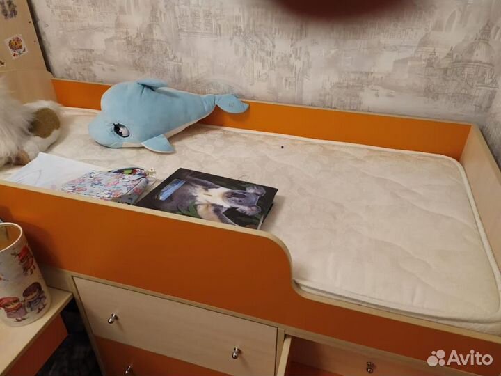 Детская кровать и шкаф,мебель для детской