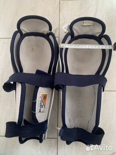 Продам хоккейные наколенники