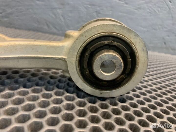 Рычаг подвески верхний передний правый Porshe