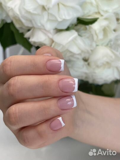 Модель на маникюр