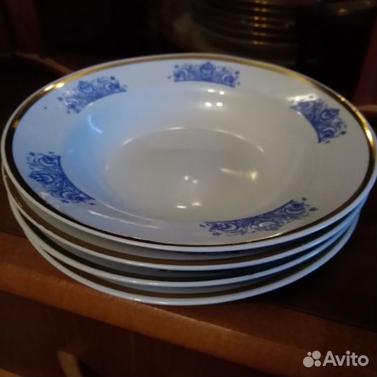 Тарелки новые с золотым ободком СССР. Стаканы