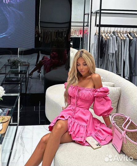 Розовое летнее платье