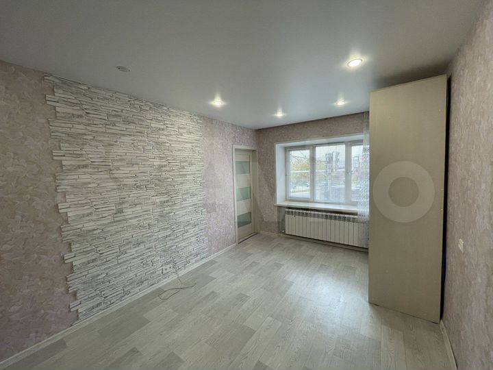 3-к. квартира, 42 м², 1/5 эт.