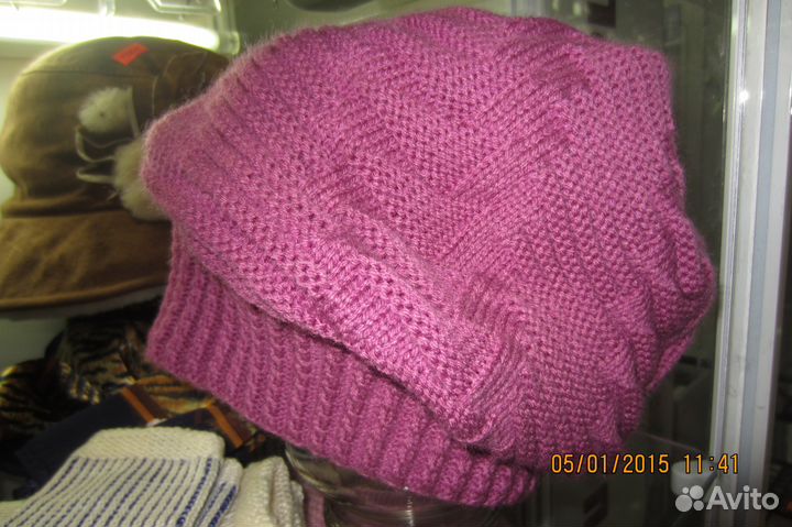 Зимняя шляпа и вязаная шапка-берет