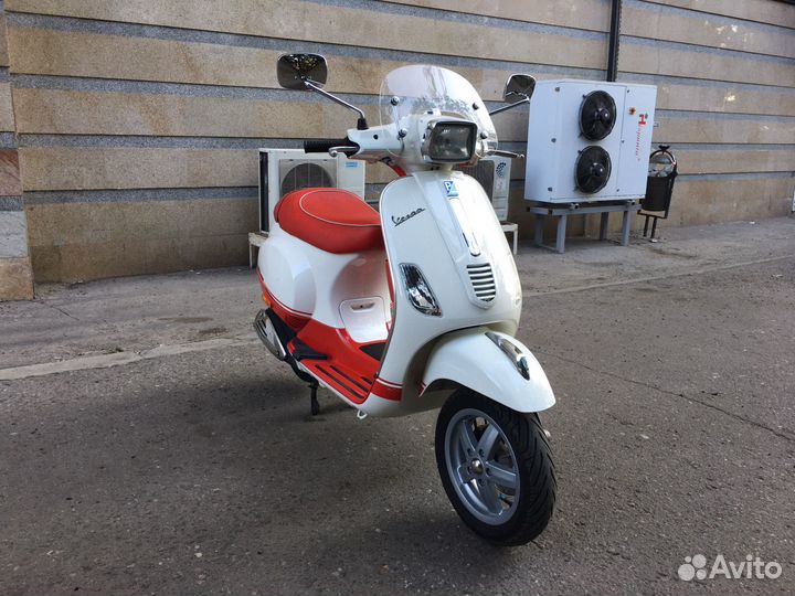 Vespa s 50 College