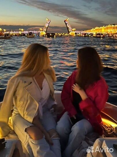 Прогулка на катере на развод мостов