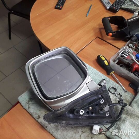 Зеркало правое оригинал таёта100