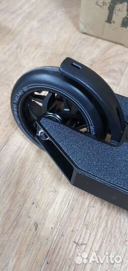 Трюковой самокат tech team