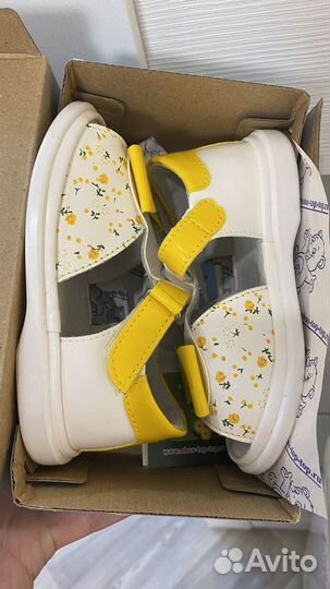 Сандалии для девочки 22 размер новые