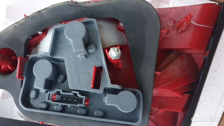 Фонарь задний левый volkswagen jetta 6