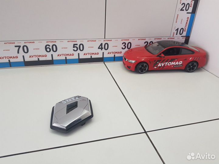 Значок (эмблема ) капота