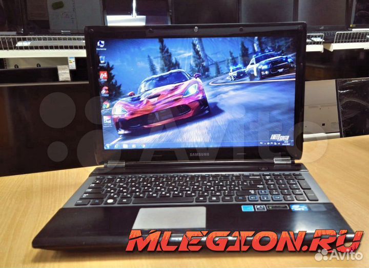 Lenovo Y560p/i5 2410/AMD5000/500GB/4GB/15.6