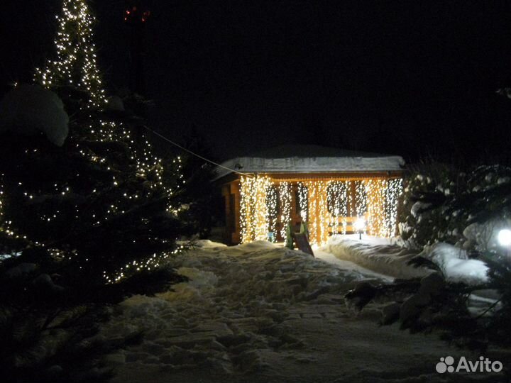 Новогоднее украшение деревьев, домов