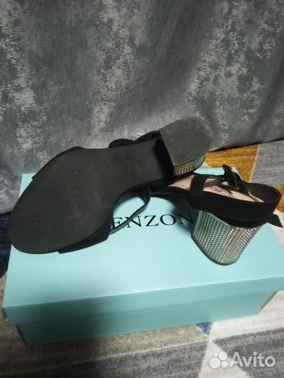 Босоножки женские