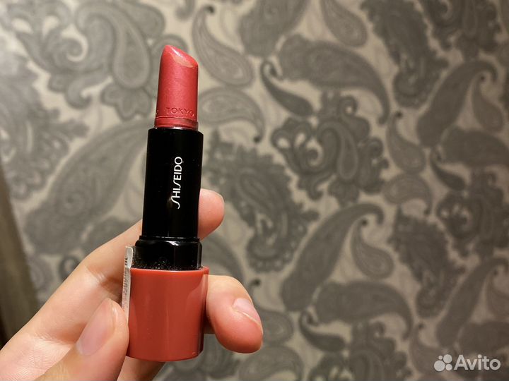 Shiseido помада