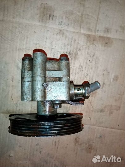 Насос гура Nissan Almera N16