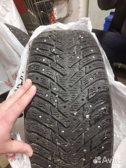 Nokian Tyres Hakkapeliitta 8 215/60 R16