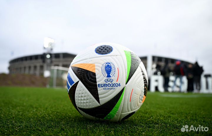 Футбольный мяч adidas europass