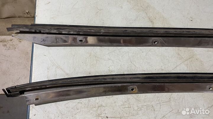 Молдинги лобового стекла Nissan Almera N16