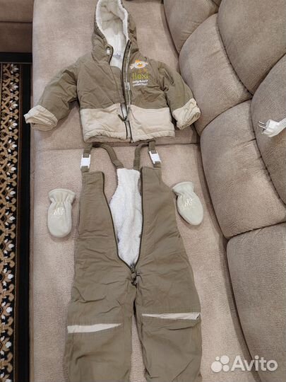 Комбинезон теплый с курточкой+2 теплые шапочки