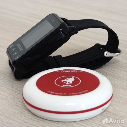 Кнопка вызова персонала и часы в салон красоты