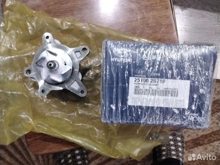 Продам помпа нундай,киа.номер 25100 2В710