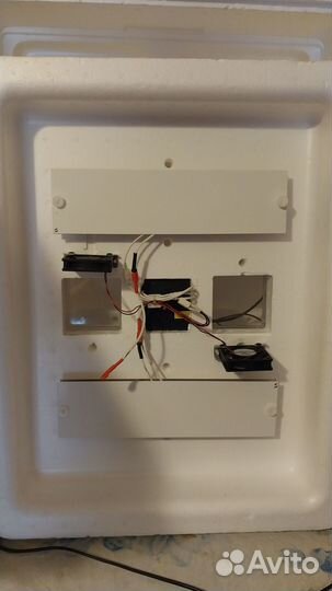 Инкубатор автоматический Несушка 77