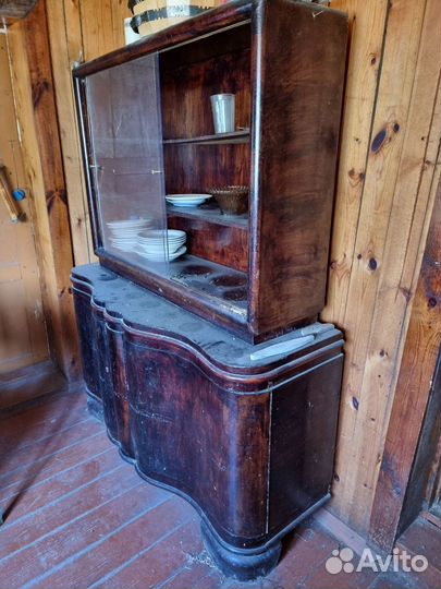 Антикварный буфет