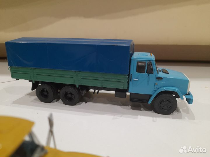 Модели машин масштаб43 маз 200 и ЗИЛ 4331г40