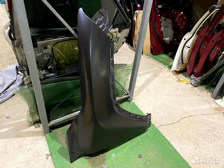 Крыло переднее правое Toyota Land Cruiser 300